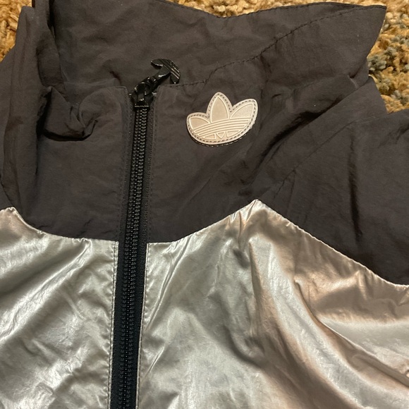 Adidas Men's Black and Silver Windbreaker - Picture 5 of 9